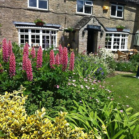 The Old Spotted Cow Bed and Breakfast Marston Meysey Exterior foto