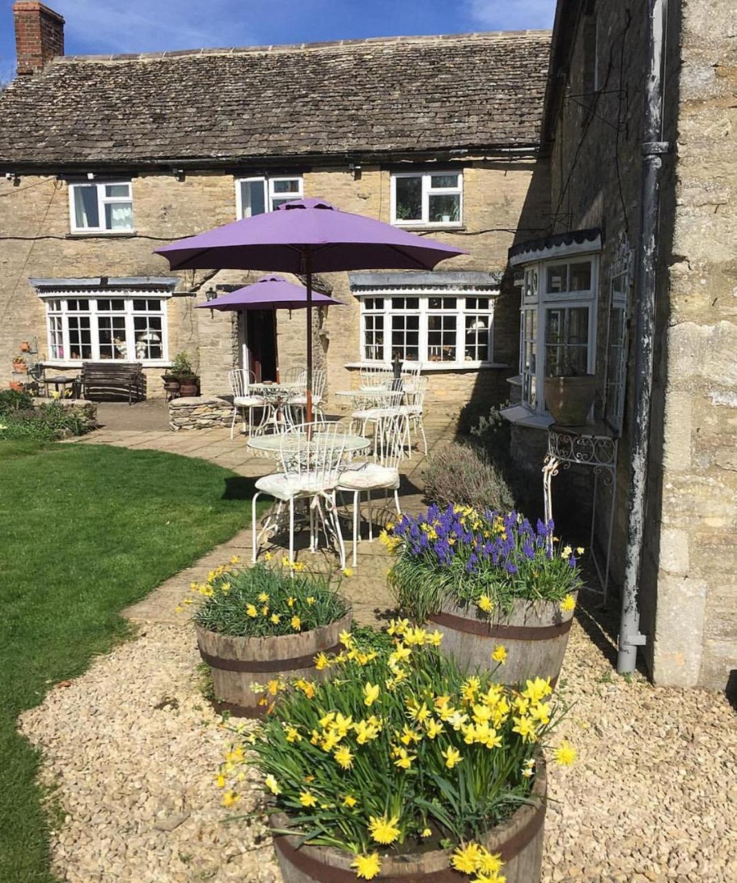 The Old Spotted Cow Bed and Breakfast Marston Meysey Exterior foto