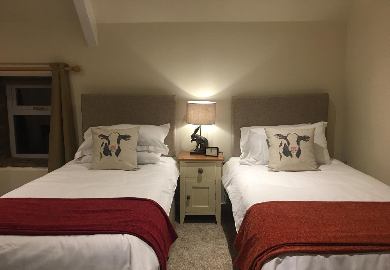 The Old Spotted Cow Bed and Breakfast Marston Meysey Exterior foto